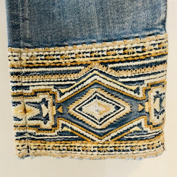 Driftwood cropped embroidered jeans - Picture 3 of 4